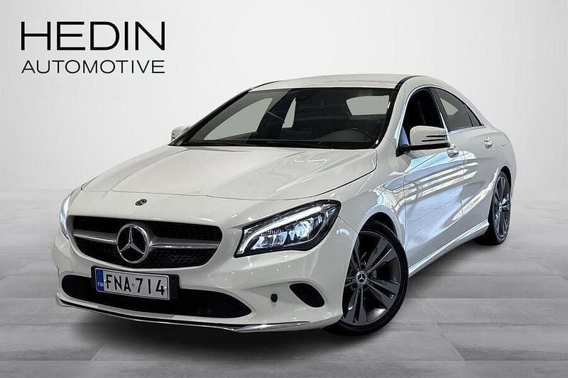 Valkoinen Käytetty 2018 Mercedes A180 Edition 1 Coupe - kaksiovinen | 21 390 € (Perustarjous) - Kuva 1/4