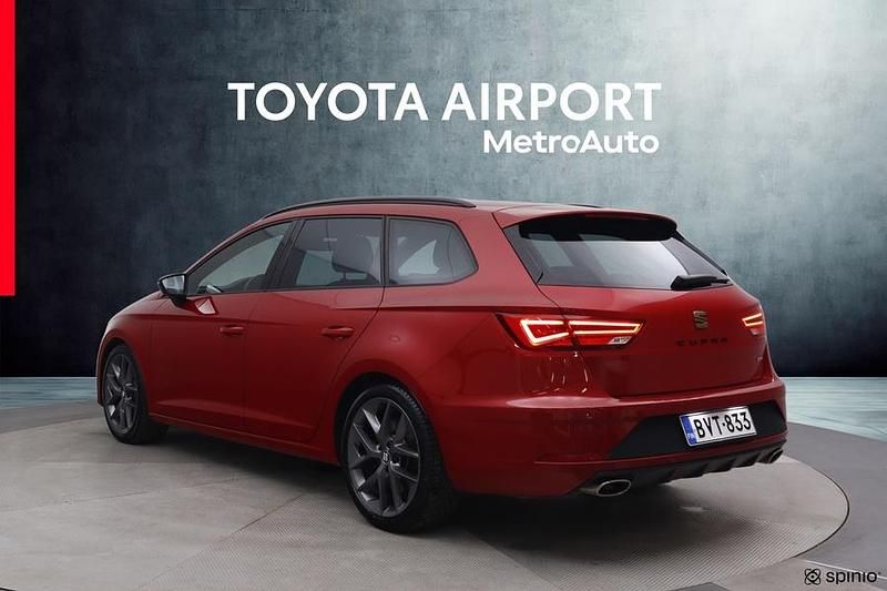 Käytetty Seat Leon ST 4Drive 301 HP (221 kW) 2019 Punainen Farmari