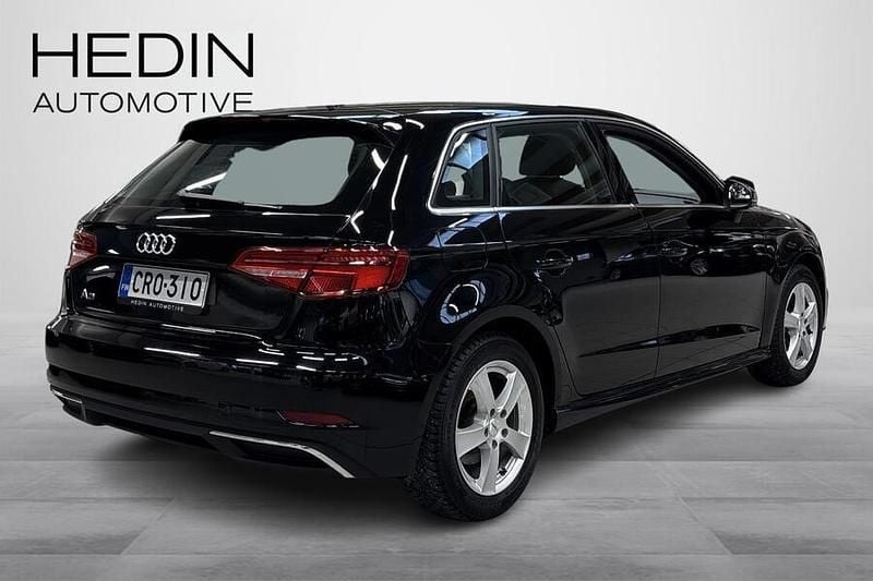 Käytetty Audi A3 Sportback e-tron 150 HP (110 kW) 2020 Musta Viistoperä