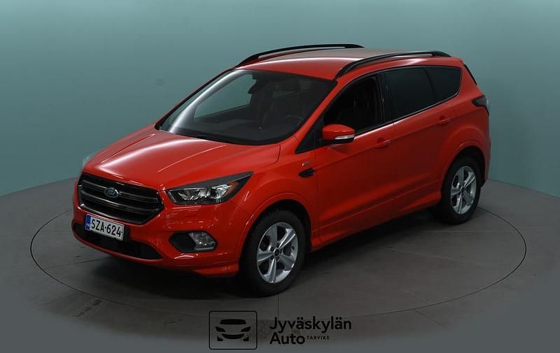 Punainen Käytetty 2017 Ford Kuga ST-Line Katumaasturi | 13 890 € (Perustarjous) - Kuva 1/3