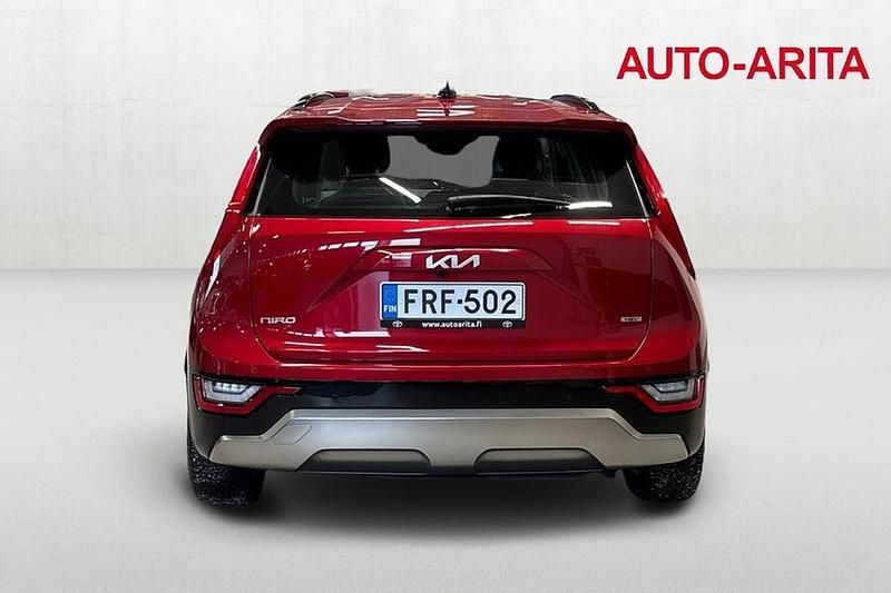 Käytetty Kia Niro EX 140 HP (102 kW) 2023 Punainen Katumaasturi