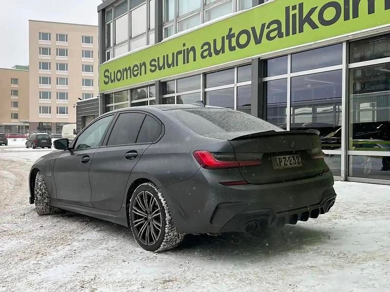 Käytetty BMW 330e M Sport 397 HP (291 kW) 2020 Hopea / harmaa Sedan