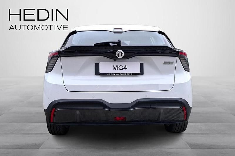 Uusi MG MG4 EV 125 kW (170 HP) 2025 Valkoinen Viistoperä