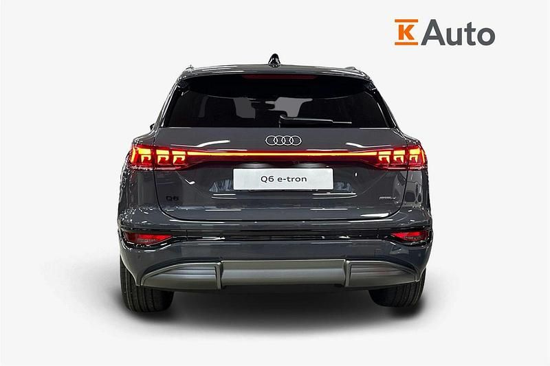 Uusi Audi Q6 e-tron S-Line 280 kW (382 HP) 2026 Harmaa Katumaasturi
