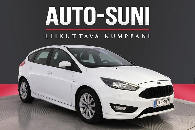 Valkoinen Käytetty 2017 Ford Focus ST-Line Viistoperä | 10 900 € (Perustarjous) - Kuva 1/4