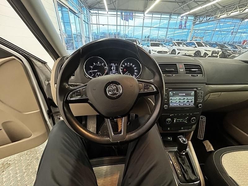 Käytetty Skoda Yeti Elegance 122 HP (89 kW) 2014 Katumaasturi