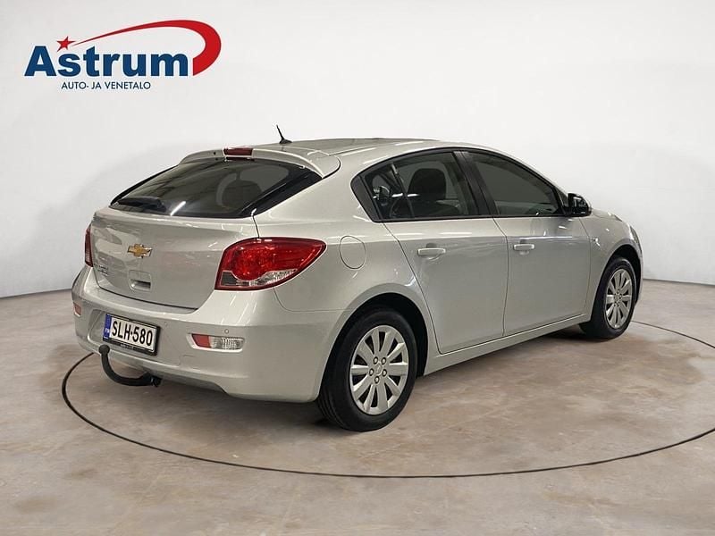 Käytetty Chevrolet Cruze LT 124 HP (91 kW) 2013 Hopea Viistoperä