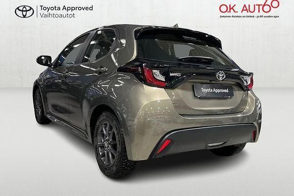 Käytetty Toyota Yaris 114 HP (83 kW) 2024 Ruskea (beige) Viistoperä