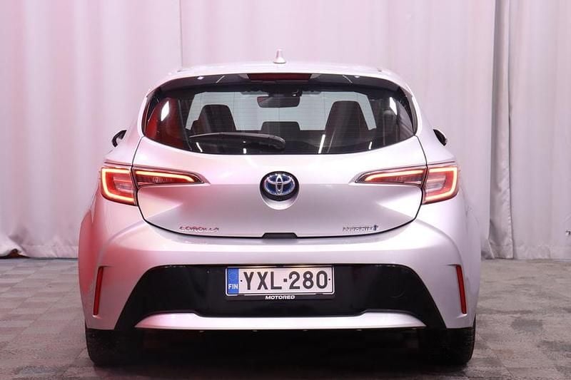 Käytetty Toyota Corolla Active 122 HP (89 kW) 2021 Viistoperä