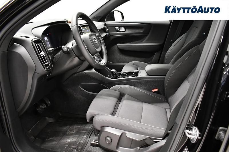 Käytetty Volvo EC40 Core 185 kW (252 HP) 2024 Musta Katumaasturi