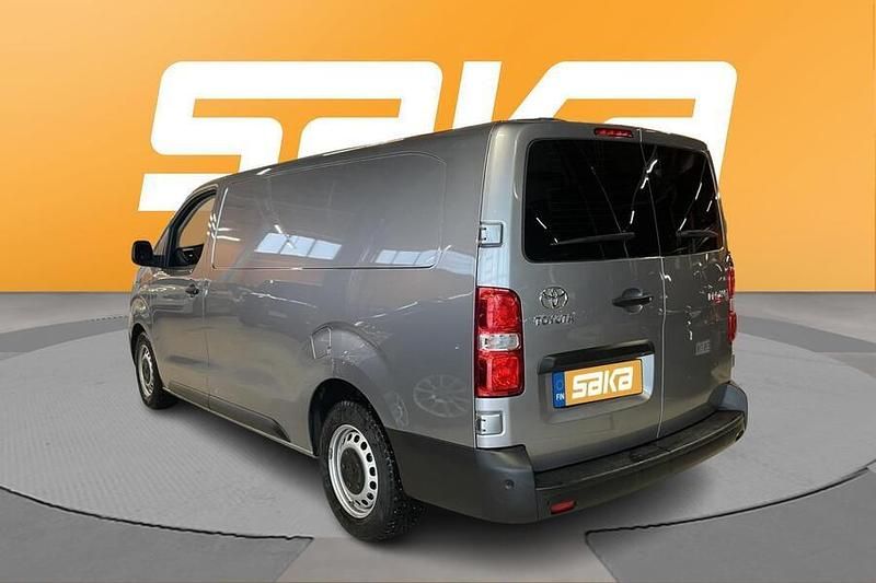 Käytetty Toyota Proace Edition 144 HP (105 kW) 2022 Tila-auto
