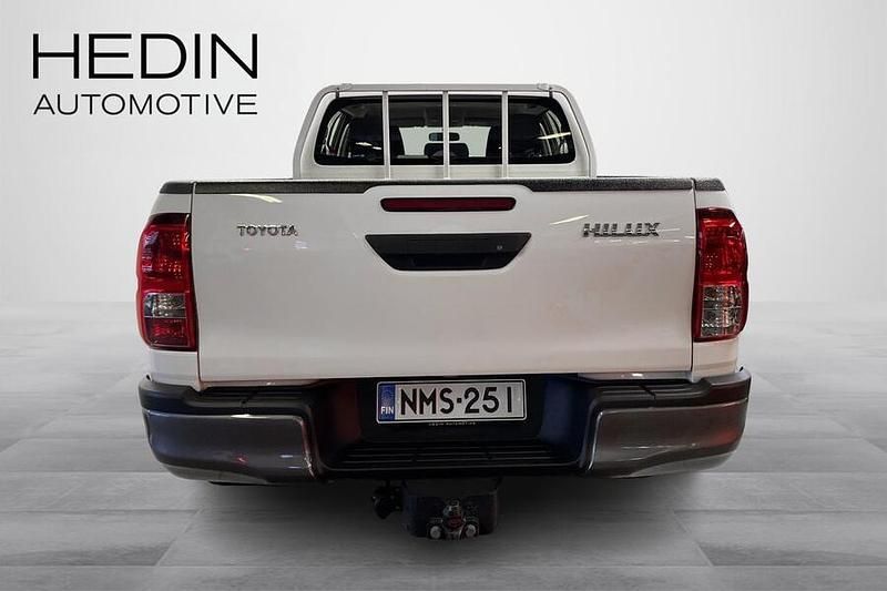Käytetty Toyota HiLux Life 150 HP (110 kW) 2022 Valkoinen Nouto