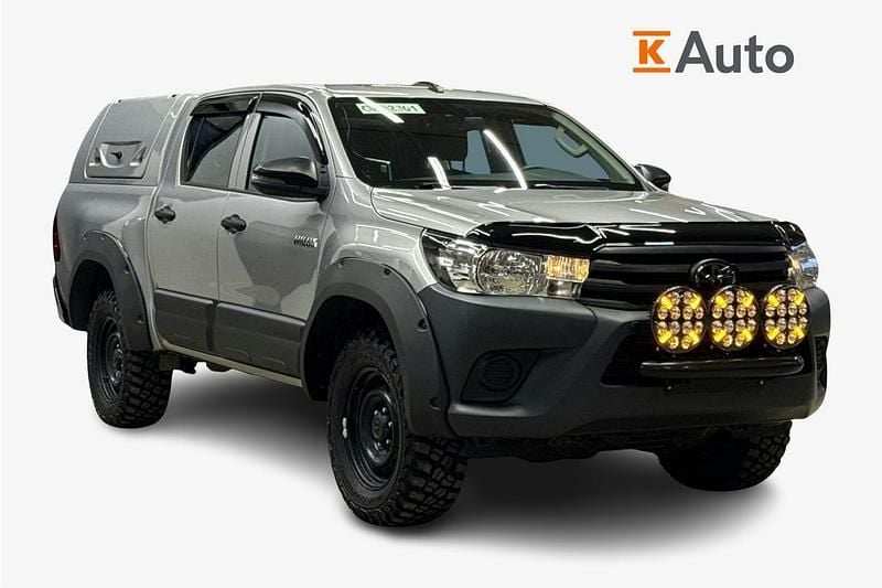 Käytetty Toyota HiLux Active 150 HP (110 kW) 2018 Hopea Nouto