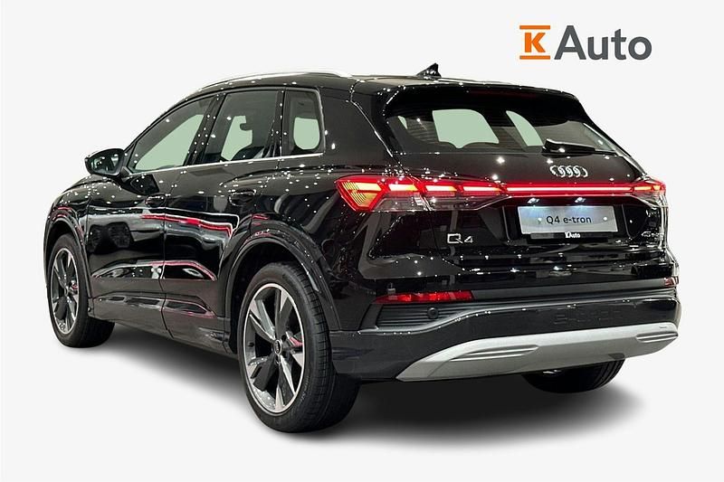 Uusi Audi Q4 e-tron Premium 207 kW (282 HP) 2026 Musta Katumaasturi