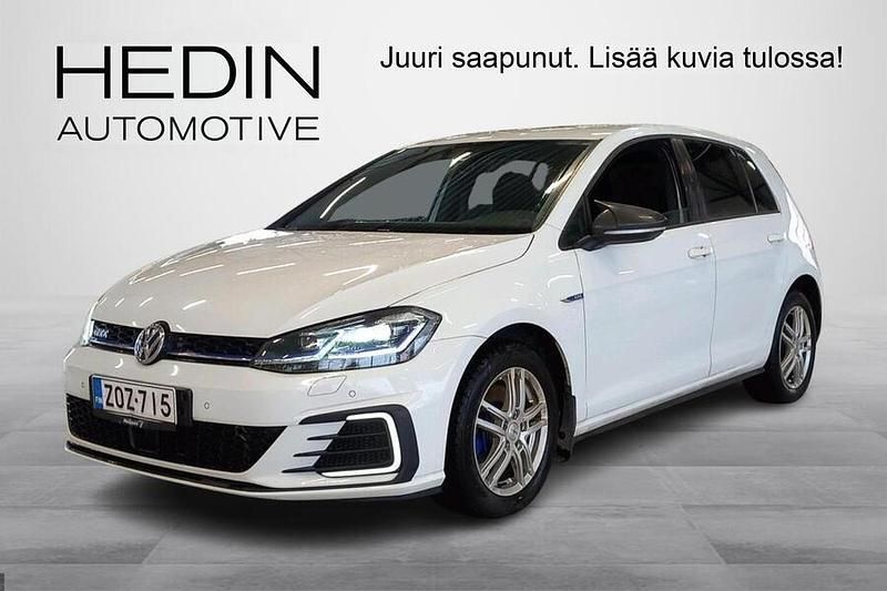 Käytetty VW Golf VII GTE 204 HP (150 kW) 2020 Valkoinen Viistoperä