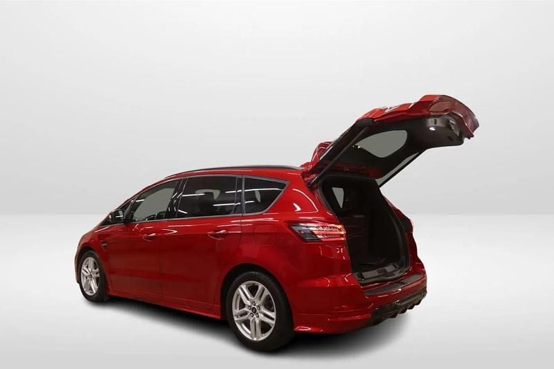 Käytetty Ford S-MAX ST-Line 190 HP (139 kW) 2022 Punainen Tila-auto