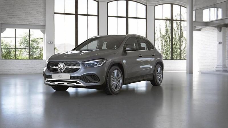 Harmaa Käytetty 2021 Mercedes GLA250 Business Katumaasturi | 32 900 € (Hieman kallis) - Kuva 1/4