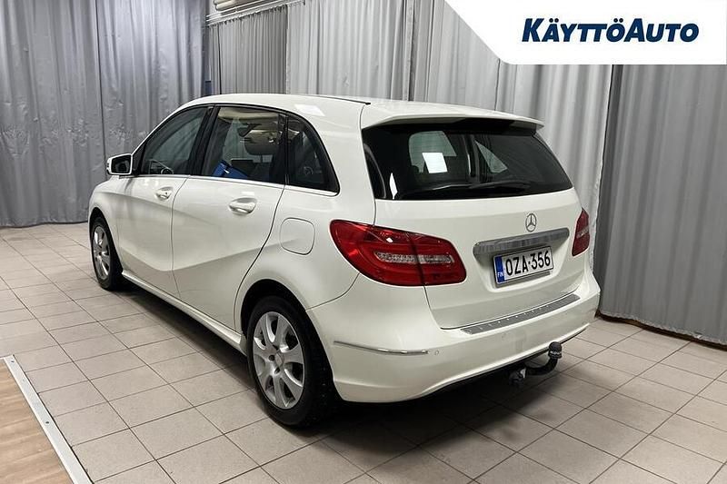 Käytetty Mercedes B200 156 HP (114 kW) 2014 Val Tila-auto