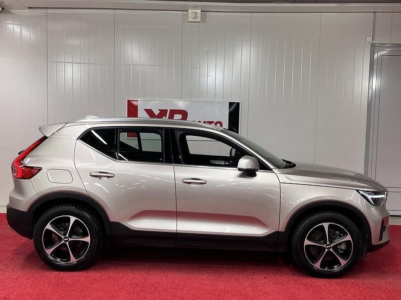 Käytetty Volvo XC40 Plus 211 HP (155 kW) 2023 Katumaasturi