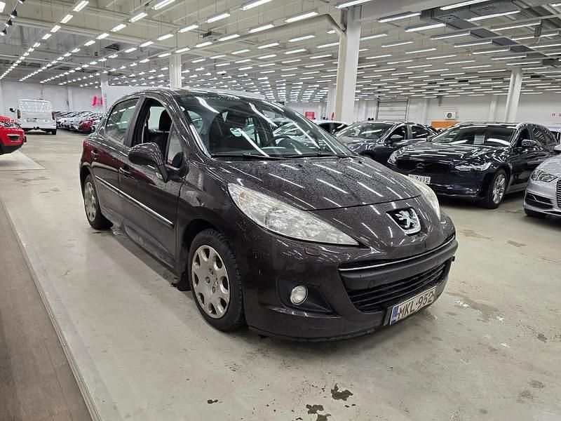 Punainen Käytetty 2011 Peugeot 207 Active Viistoperä | 2 490 € - Kuva 1/4