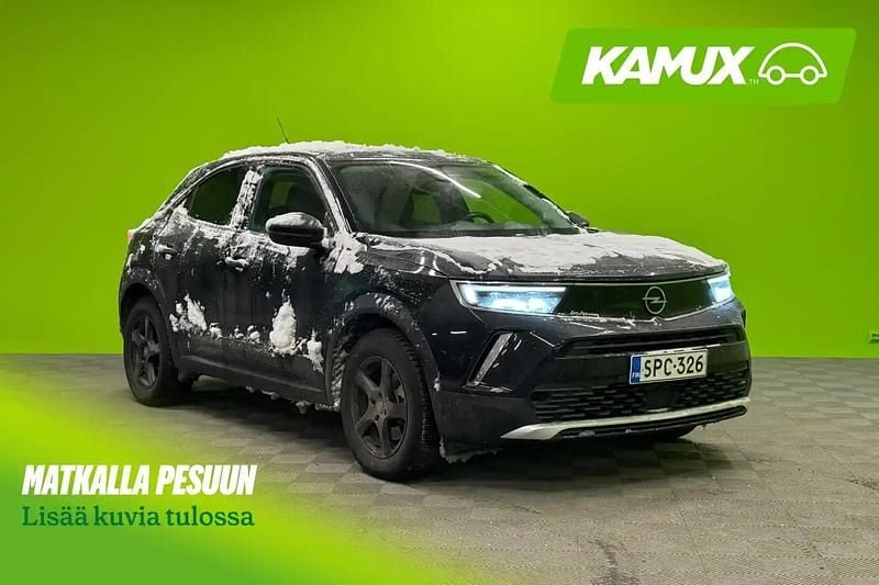 Musta Käytetty 2023 Opel Mokka-e Innovation Katumaasturi | 16 990 € (Supertarjous) - Kuva 1/3