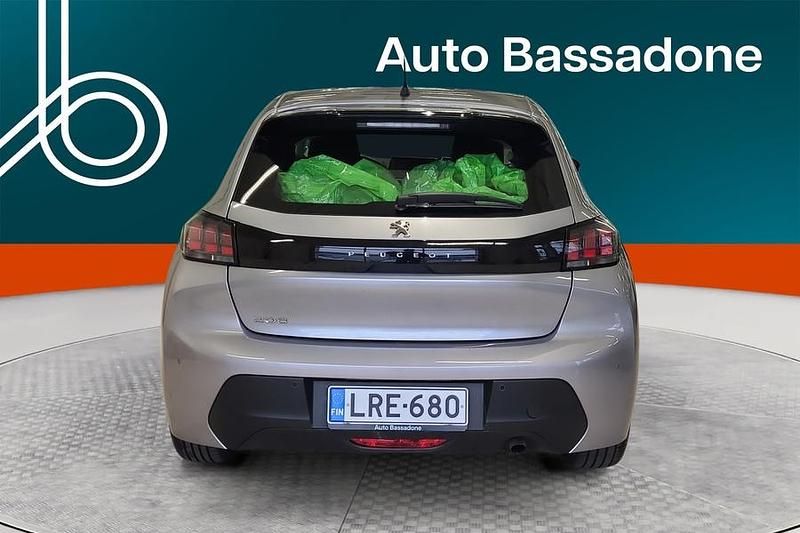 Käytetty Peugeot 208 Active 101 HP (74 kW) 2022 Viistoperä
