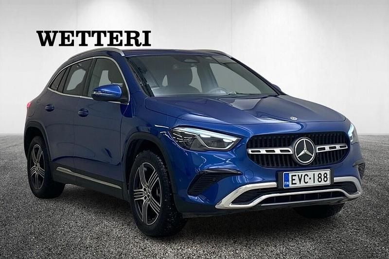 Käytetty Mercedes GLA250 163 HP (119 kW) 2024 Sininen Katumaasturi