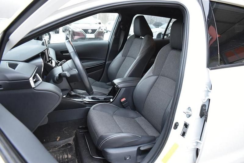 Käytetty Toyota Corolla Edition 122 HP (89 kW) 2022 Farmari