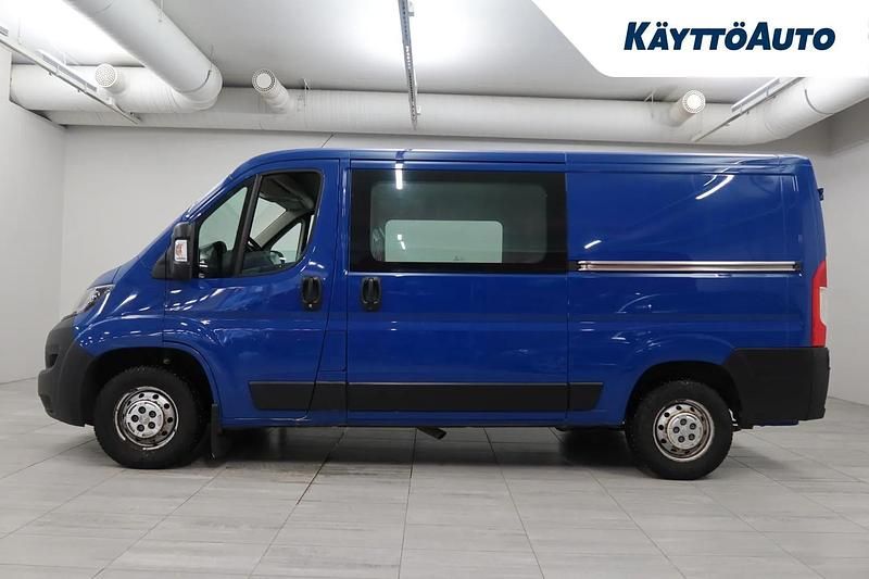 Käytetty Peugeot Boxer 110 HP (80 kW) 2019 Sininen Van