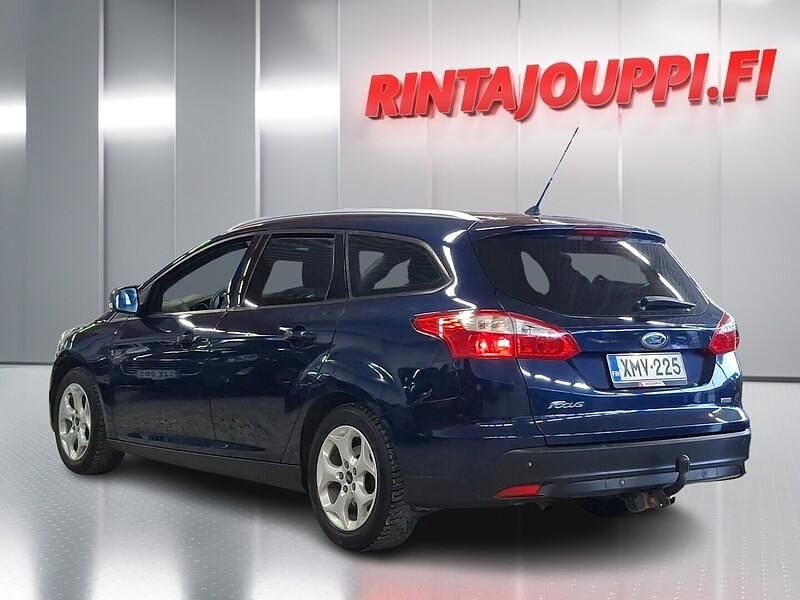 Käytetty Ford Focus Trend 125 HP (91 kW) 2013 Sininen Farmari