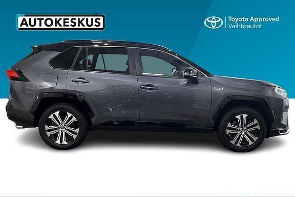 Käytetty Toyota RAV4 Active 176 HP (129 kW) 2021 Harmaa Katumaasturi