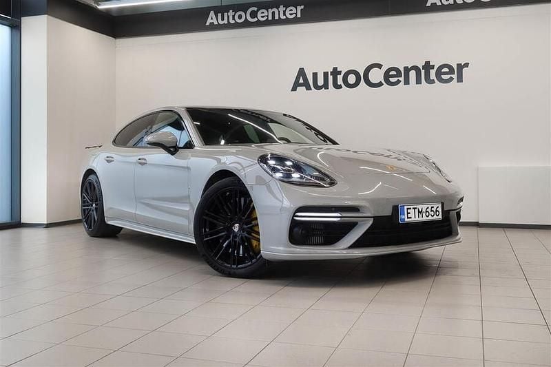 Harmaa Käytetty 2017 Porsche Panamera Turbo S Sport Sedan | 79 800 € - Kuva 1/4