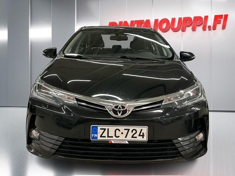 Käytetty Toyota Corolla Multidrive S 132 HP (97 kW) 2016 Sedan