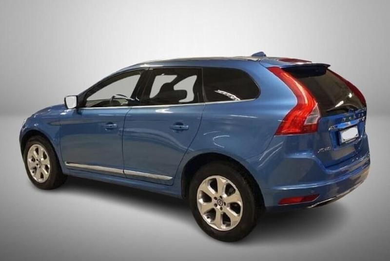Käytetty Volvo XC60 Business Edition 190 HP (139 kW) 2016 Sininen Katumaasturi