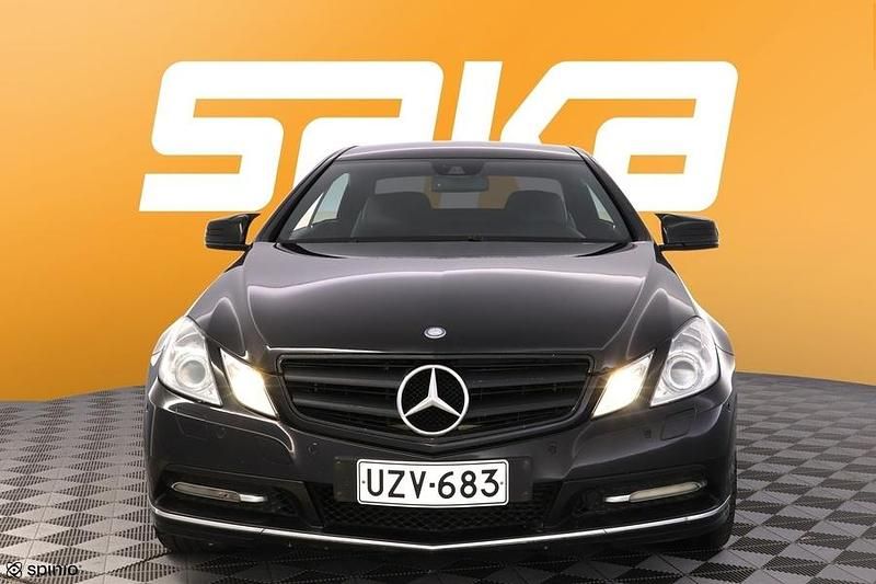 Käytetty Mercedes E220 170 HP (125 kW) 2011 Coupe - kaksiovinen