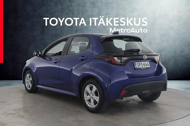 Käytetty Toyota Yaris Hybrid Active 116 HP (85 kW) 2024 Sininen Viistoperä