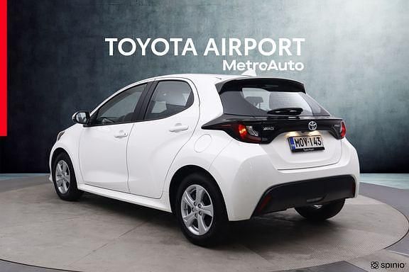 Käytetty Toyota Yaris Active 114 HP (83 kW) 2022 Valkoinen Viistoperä