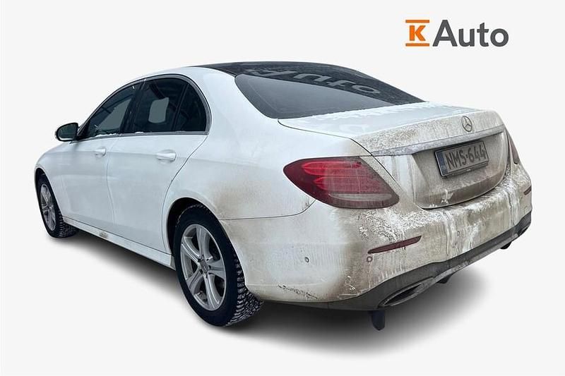 Käytetty Mercedes E220 Business 194 HP (142 kW) 2016 Valkoinen Sedan