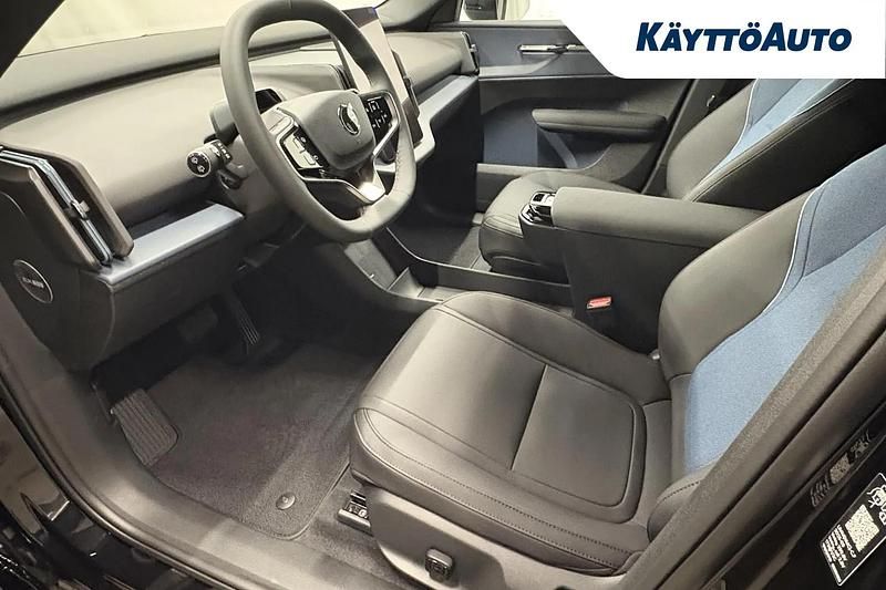 Uusi Volvo EX30 Performance 314 kW (428 HP) 2026 Onyx black met Katumaasturi