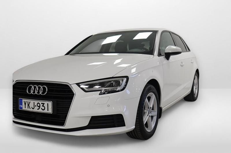 Käytetty Audi A3 Sportback Business 131 HP (96 kW) 2020 Valkoinen Viistoperä