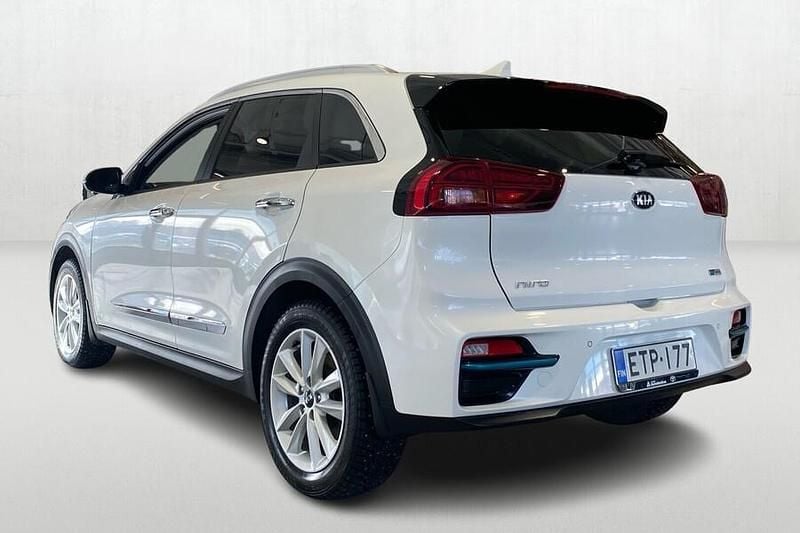 Käytetty Kia Niro Premium 150 kW (204 HP) 2021 Valkoinen Katumaasturi