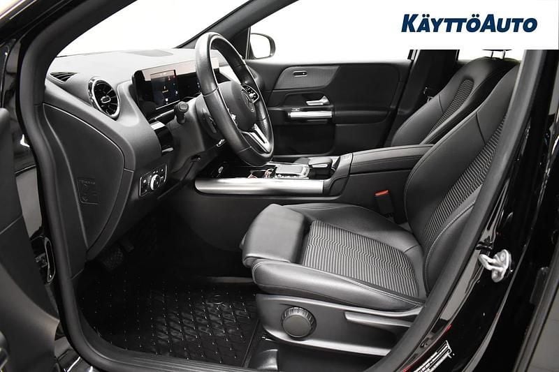 Käytetty Mercedes B250e Business 160 HP (117 kW) 2021 Musta Tila-auto
