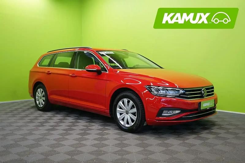 Käytetty VW Passat Business 122 HP (89 kW) 2023 Punainen Farmari