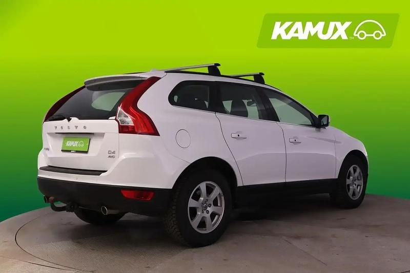 Käytetty Volvo XC60 Momentum 163 HP (119 kW) 2013 Valkoinen Katumaasturi