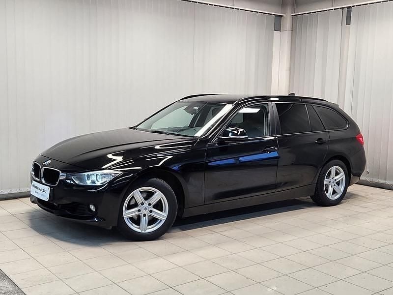 Käytetty BMW 320 184 HP (135 kW) 2015 Musta Farmari