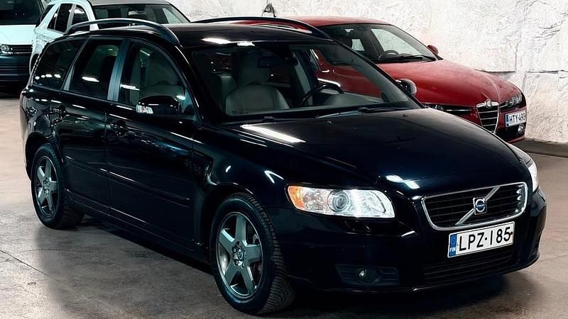 Käytetty Volvo V50 Momentum 136 HP (100 kW) 2009 Farmari