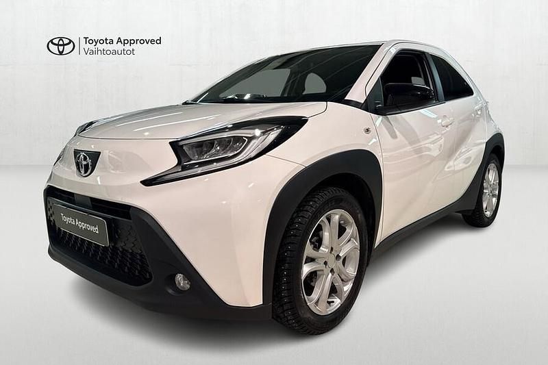 040 / 20 Käytetty 2023 Toyota Aygo X Multidrive S Katumaasturi | 16 490 € (Perustarjous) - Kuva 1/4