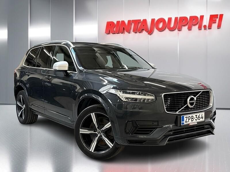 Harmaa Käytetty 2018 Volvo XC90 R-Design Katumaasturi | 38 990 € (Perustarjous) - Kuva 1/4