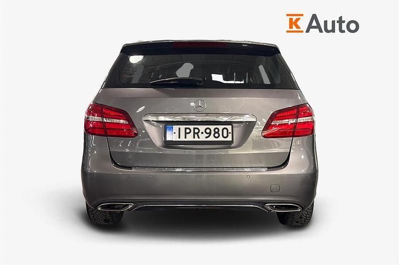 Käytetty Mercedes B220 177 HP (130 kW) 2018 Tila-auto