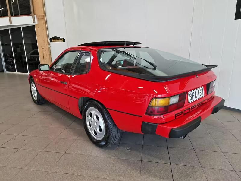 Käytetty Porsche 924 1985 Coupe - kaksiovinen